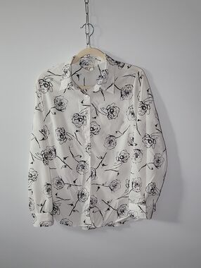 Janetchung White Floral Button-Up Shirt